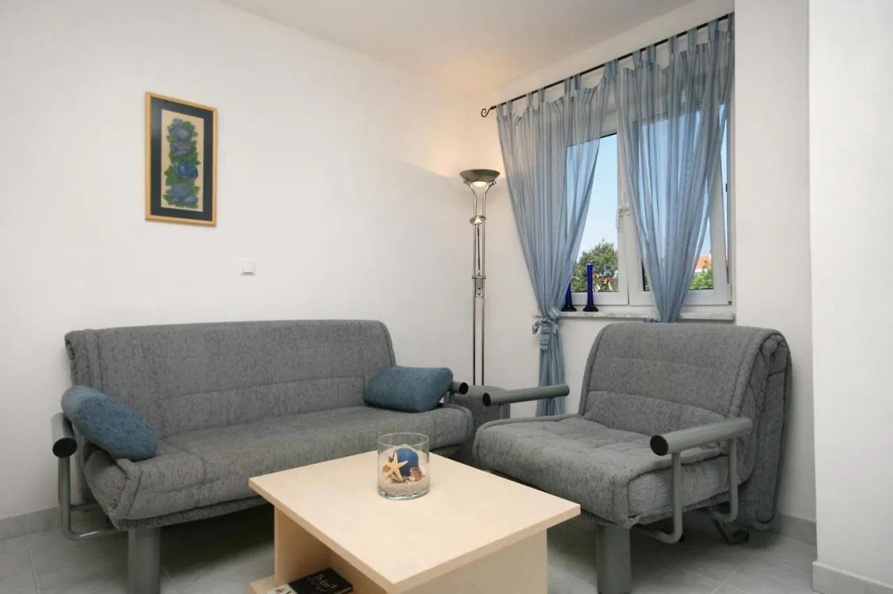 Apartment Pinezici 5464D