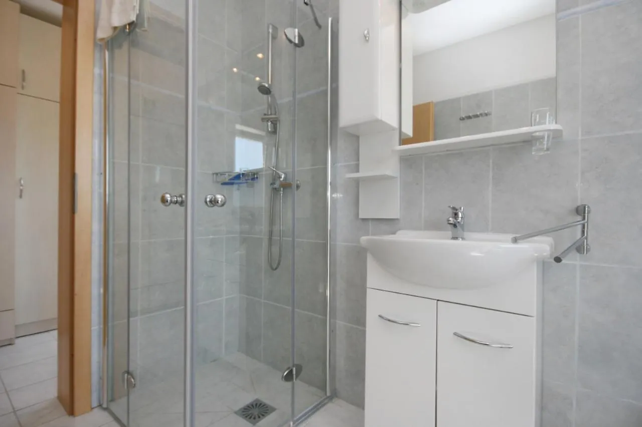 Apartment Pinezici 5464D  Pinezici (Krk)