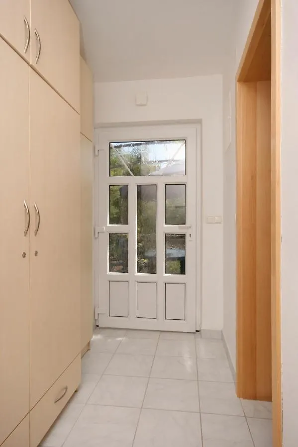 Apartment Pinezici 5464D 0*, Pinezici (Krk) Croatia